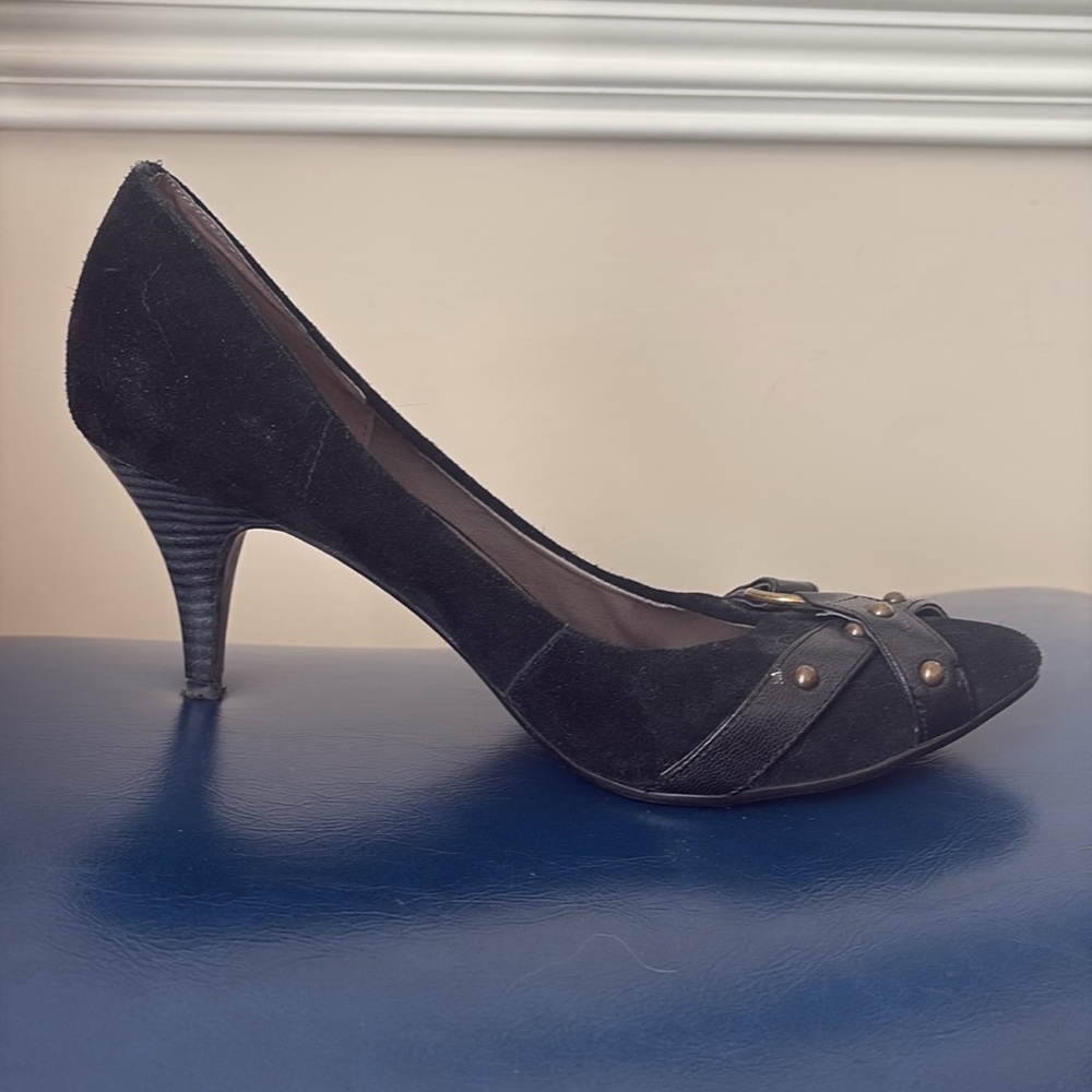 Retro Rocker Suede Studded Heels - Picture 5 of 10